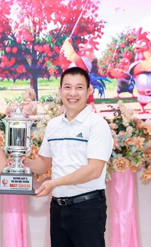 Golfer Nguyễn Xuân Hồng